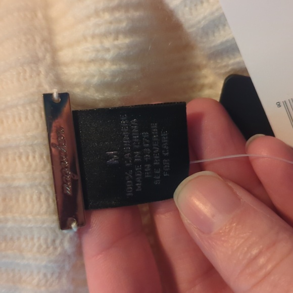 NWT Magaschoni Pullover Sweater, Size Medium - Picture 8 of 8